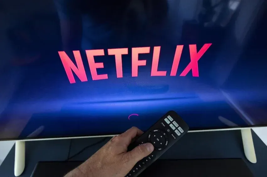 No tires tu televisor viejo: 3 dispositivos para salvar tu Smart TV y seguir viendo Netflix
